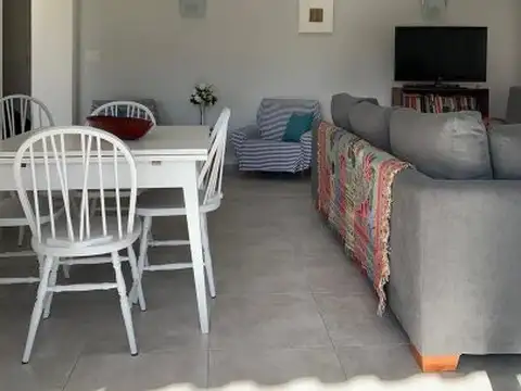 Casa en Venta con 5 cocheras