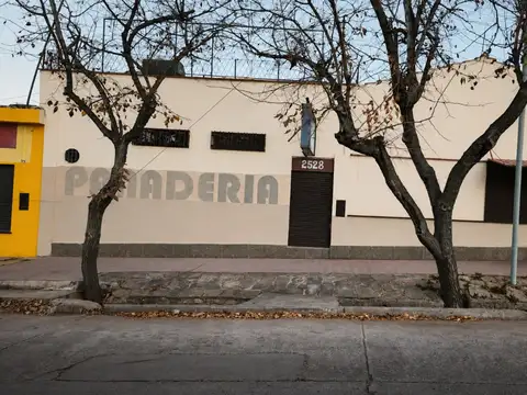 Marcos Sastre (esquina Blanco Encalada) 1100