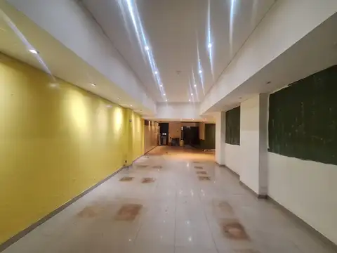 Local en Alquiler en Retiro, USD 2.400