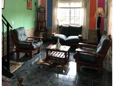 Casa 3 ambientes con 2 baños