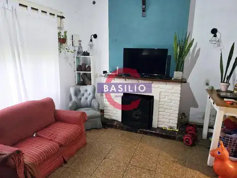 Casa 4 ambientes con 1 baño