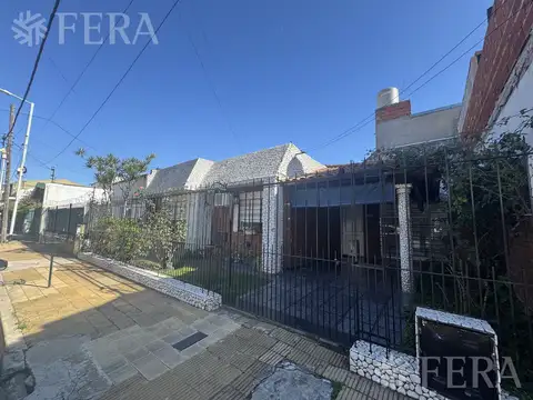 Casa en Venta con 1 cochera