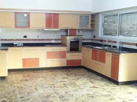 Casa en Venta en Caseros, USD 240.000