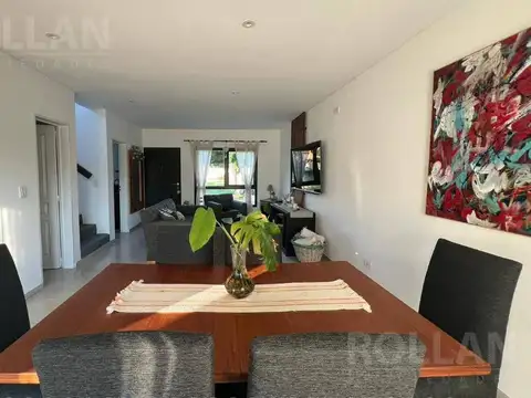 Casa 4 ambientes con 3 baños