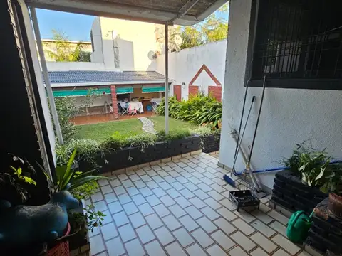 Casa 5 ambientes con 4 baños