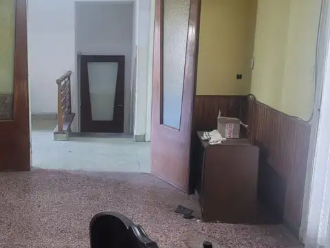 Depto Tipo Casa en Alquiler en Caseros, $ 950.000