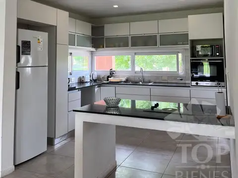 Casa en Alquiler de 4 dormitorios