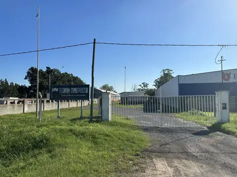 lote con tanque combustible tinglado permuto financio