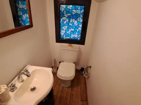 Casa 5 ambientes con 2 baños