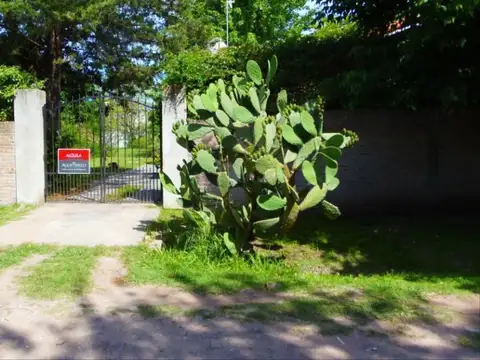 Casa 2 doemitorios con parque