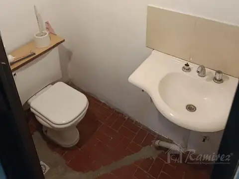 Local en Alquiler en Francisco Álvarez, $ 350.000