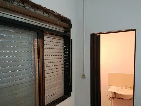 Local en Alquiler en Francisco Álvarez, $ 350.000