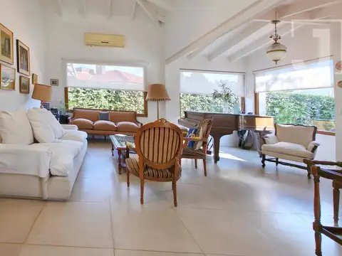 Casa en venta. 4 ambientes, lote 595, RECICLADA A NUEVO. Mapuche, Pilar