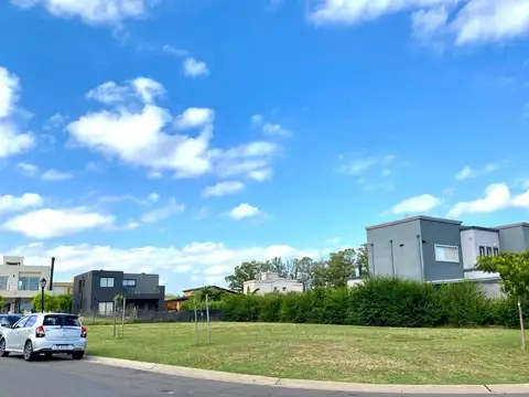 Pilar del Este, Barrio Santa Elena