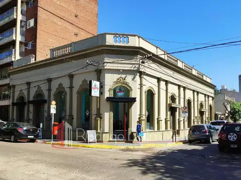 VENDO. IMPORTANTE PROPIEDAD CÉNTRICA EN ESQUINA DE ALTA RENTABILIDAD