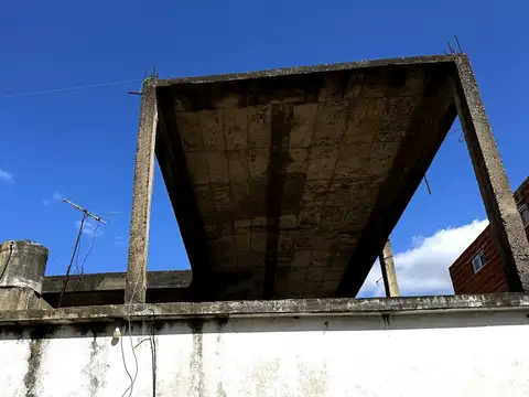 Oportunidad de inversión: lote 263 m² con casa a r