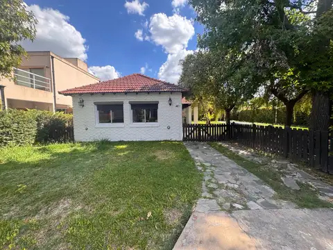 Casa en Venta con 2 cocheras