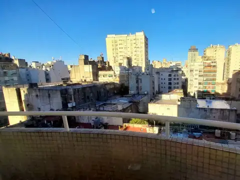 Once - Impecable y amplio Semipiso 3 amb   Dpcia con Balcón!