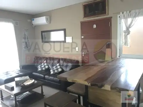 APTO CREDITO - 2 ambientes -Balcon con parrilla - Cochera.