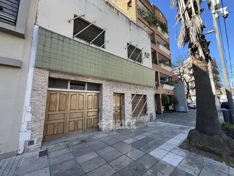 CASA EN LAMARCA AL 3500 - GARAGE 2 TERRAZAS 2 BAULERAS QUINCHO PARRILLA GALPON