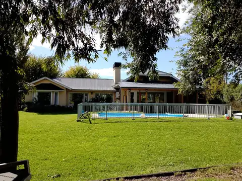 Casa 5 ambientes con 2 baños