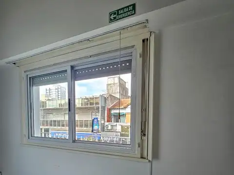 Oficina en Alquiler en Villa Ballester, $ 850.000
