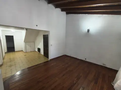 Depto Tipo Casa en Alquiler 40 años