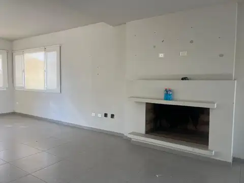 Casa en Alquiler en Neuquen, USD 3.500