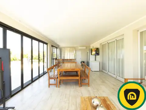 Casa en Venta con 4 cocheras