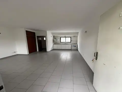 40 e/  1 y 2 300