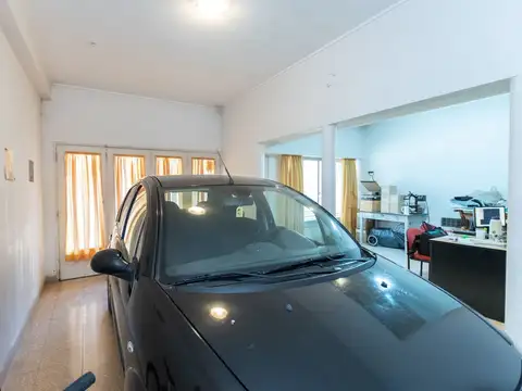 Casa 6 ambientes con 4 baños