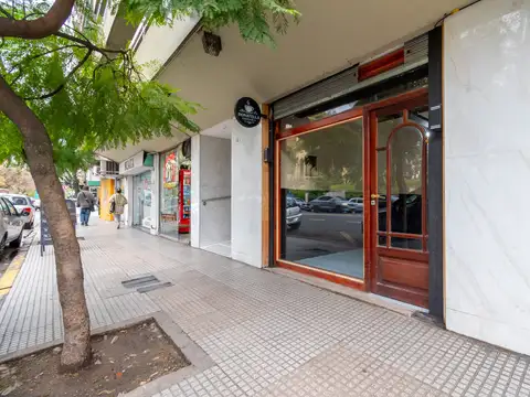 Local Comercial en Alquiler en Cañitas. Dueño directo.