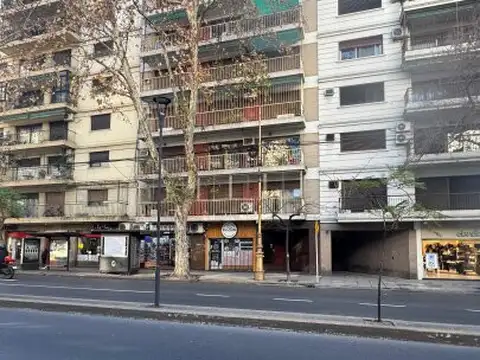 Avenida Montes De Oca 400, Piso 0