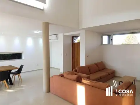 Casa en Alquiler de 3 dormitorios