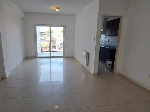 DEPARTAMENTO 2 AMBIENTES AMPLIO EN ALQUILER EN CASTELAR SUR
