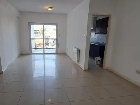 DEPARTAMENTO 2 AMBIENTES AMPLIO EN ALQUILER EN CASTELAR SUR