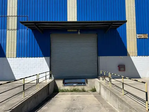 Deposito industrial con 2 naves contiguas de 6200 m2