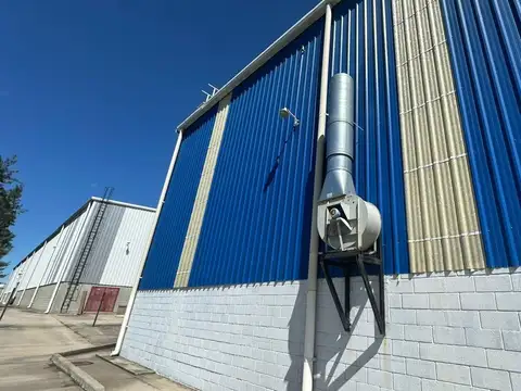 Deposito industrial con 2 naves contiguas de 6200 m2
