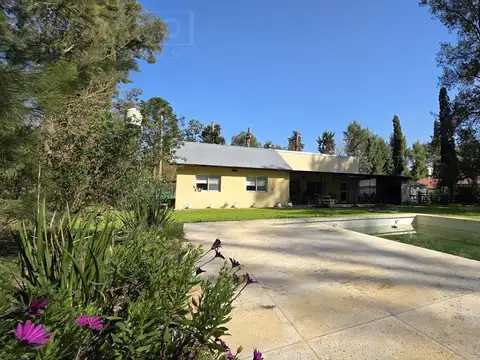 Venta Casa 3 ambientes con Pileta sobre Lote de 1912 m2 Barrio El Remanso, Exaltacion de la Cruz