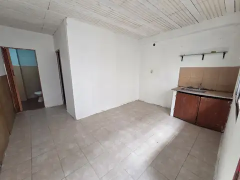Ph monoambiente y medio en planta baja, ubicado en Castro Barros 1073, Lanus