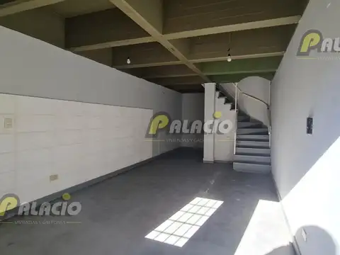Local 27m² con Entrepiso en Villa Raffo, Tres de Febrero