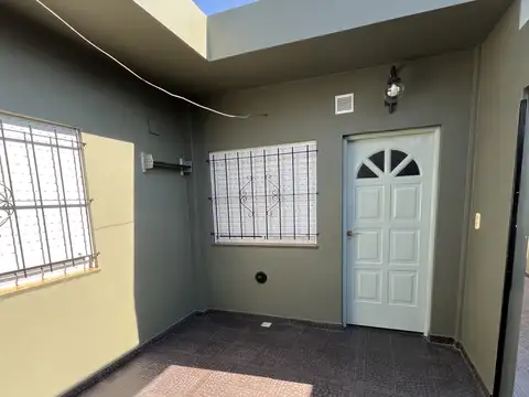 Depto Tipo Casa 2 ambientes con 1 baño