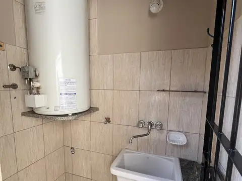 Depto T/Casa 2 amb con patio (posibilidad de garage con costo adicional)