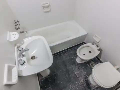 Monoambiente 30 m2 frente al Parque Las Heras