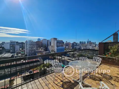 Oportunidad en Constitución: Departamento con balcón terraza en piso alto, super luminoso.