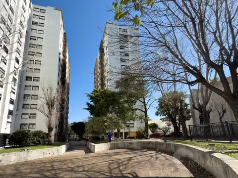 Alquiler Departamento 4 ambientes con cochera descubierta en Villa Luro