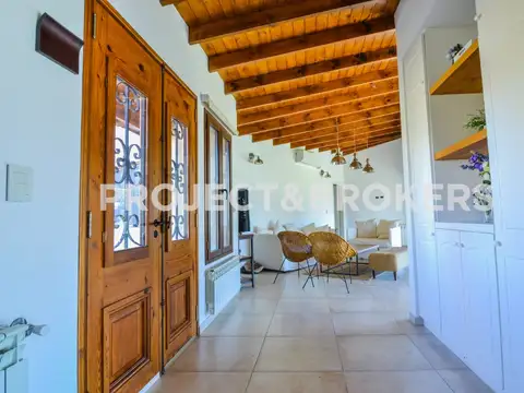 Casa 5 ambientes con 3 baños