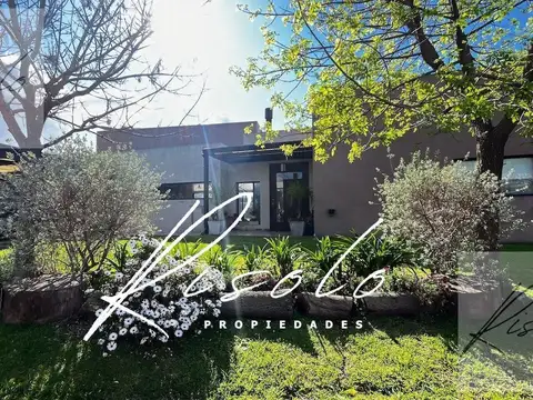 Casa en Venta. Barrio Cerrado. 3 dormitorios. Pileta. Riego. Escobar