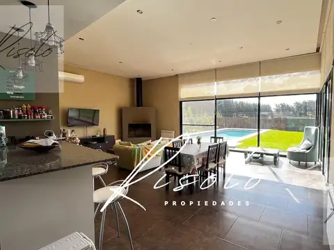 Casa en Venta con 4 cocheras