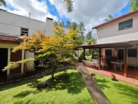 VENTA CASA EN BARRIO CERRAD C.U.B.E FRENTE AL LAGO
